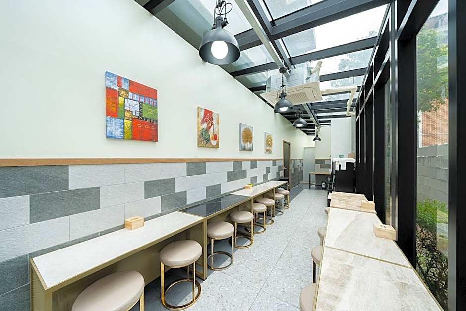 Hound Hotel Suncheon station