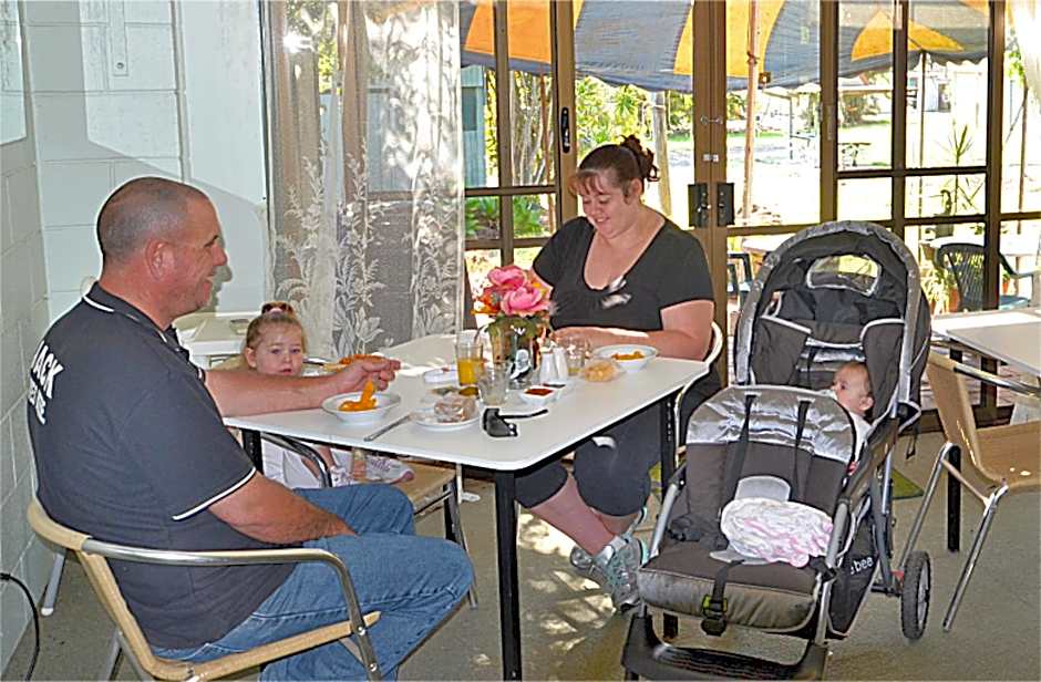 Beerwah Glasshouse Motel