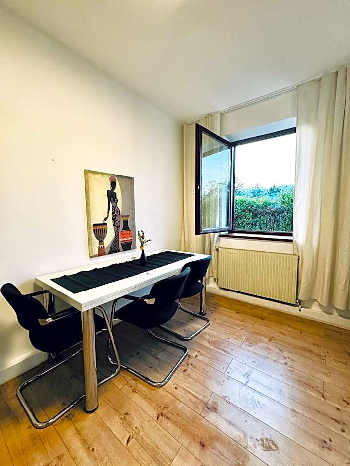 Budget Friendly Private Rooms with Garden