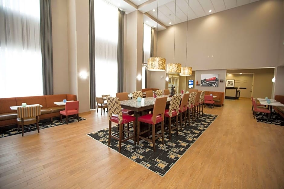 Hampton Inn By Hilton & Suites Oklahoma City Airport