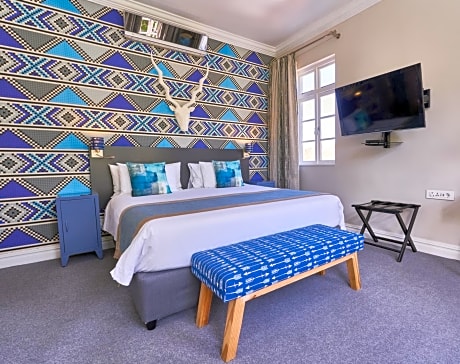 Double or Twin Room with Table Mountain View