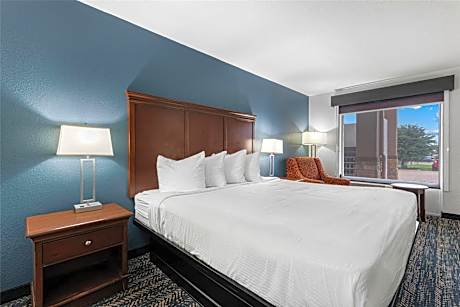 King Room - Mobility Accessible/Non-Smoking