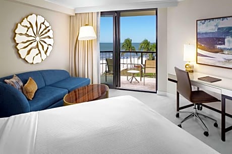 1 King Bed Ocean View Hearing Accessible