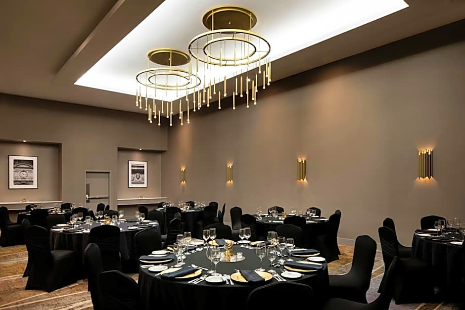 Courtyard by Marriott Montreal Airport