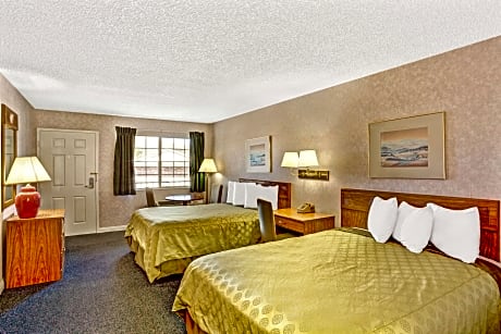 2 Queen Beds Non-Smoking