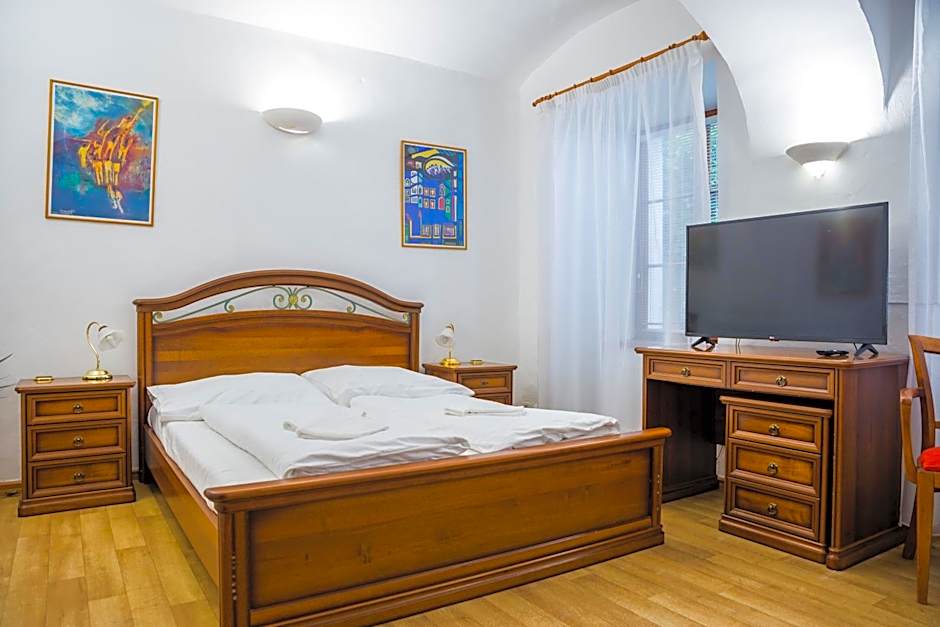 Hostel Little Quarter