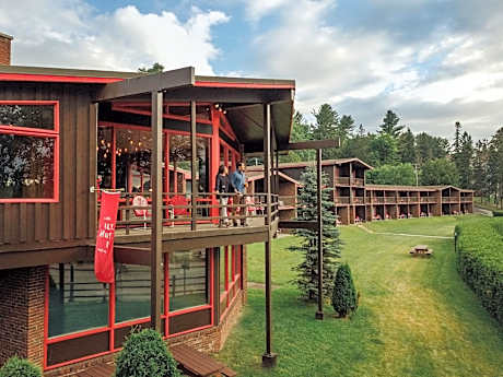 Lakehouse at High Peaks Resort