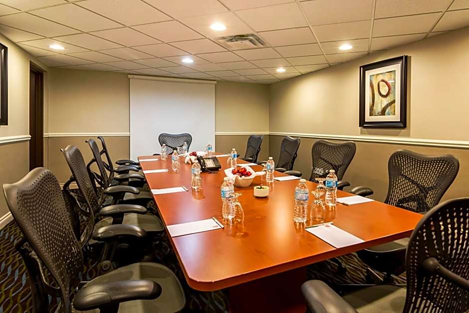 Clarion Hotel & Conference Center Sherwood Park