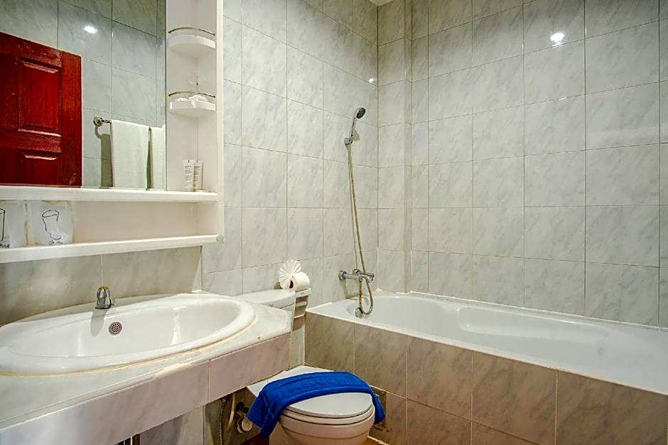 Art Mansion Patong Hotel