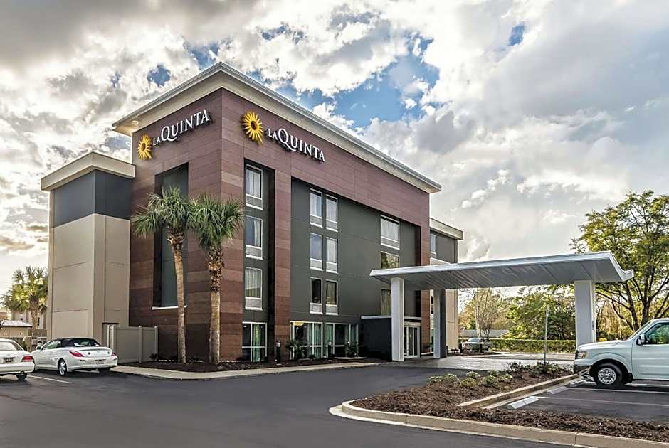 Photo 1 of 50 of La Quinta Inn & Suites by Wyndham Myrtle Beach N. Kings Hwy