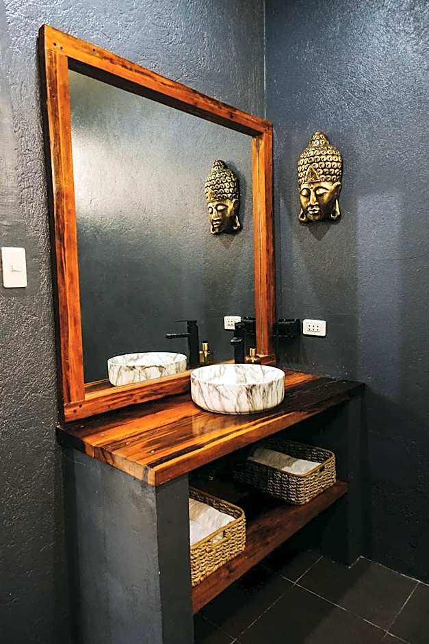 Casa De Loren Family Room