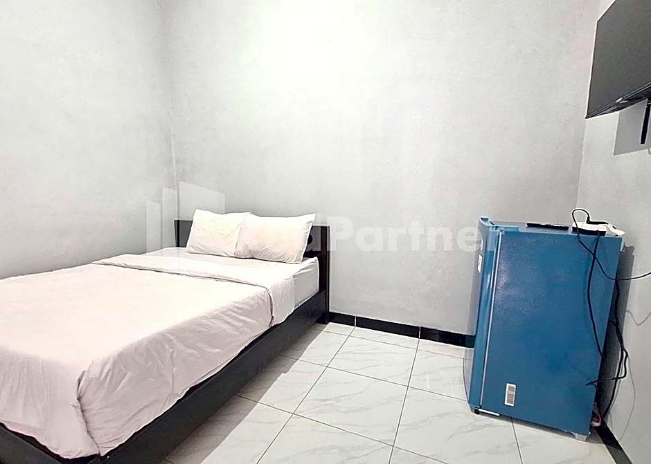 Vins Homestay Kroya Mitra RedDoorz