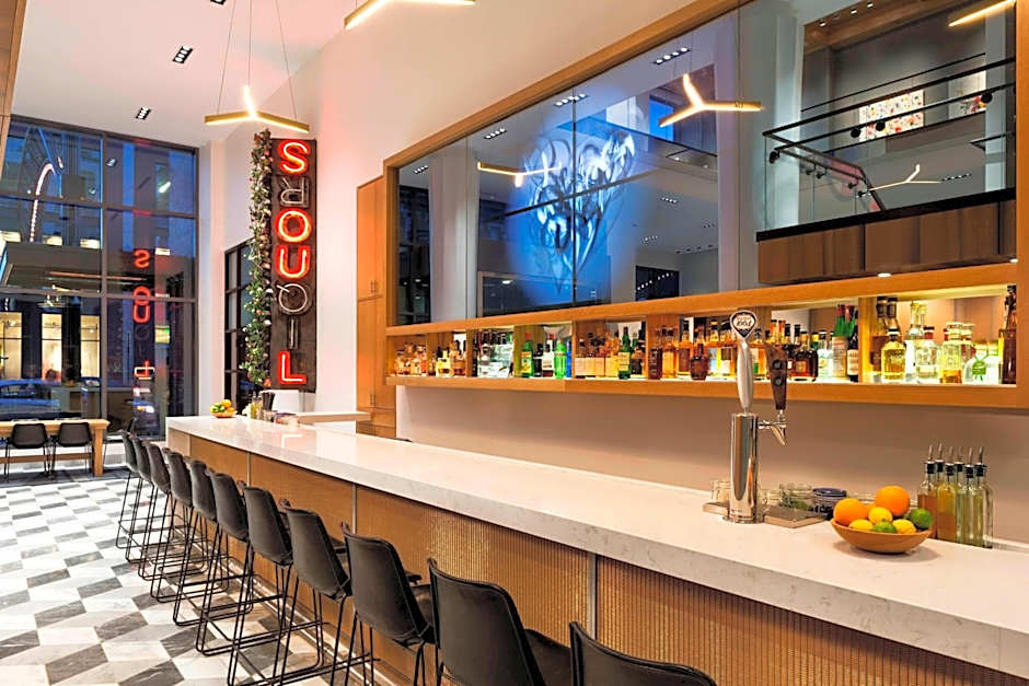 Le Meridien Columbus, The Joseph