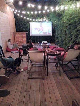 Sunflower Beach Backpacker Hostel & Bar