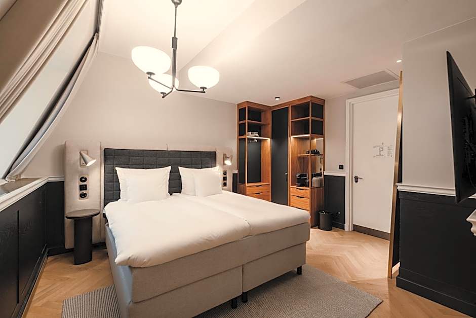 Photo 1 of 6 of Double Room