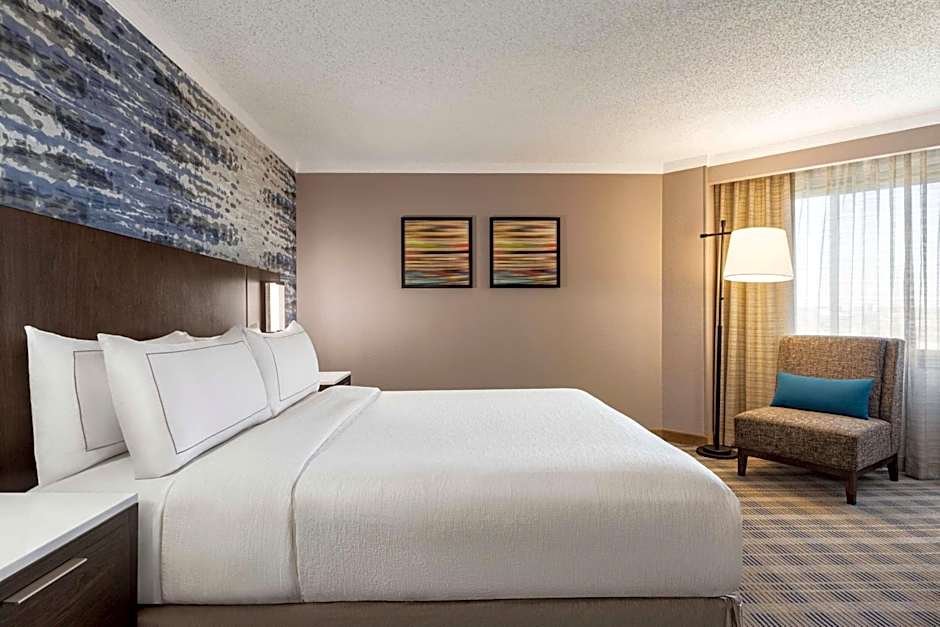 Embassy Suites By Hilton Hotel Kansas City-Overland Park