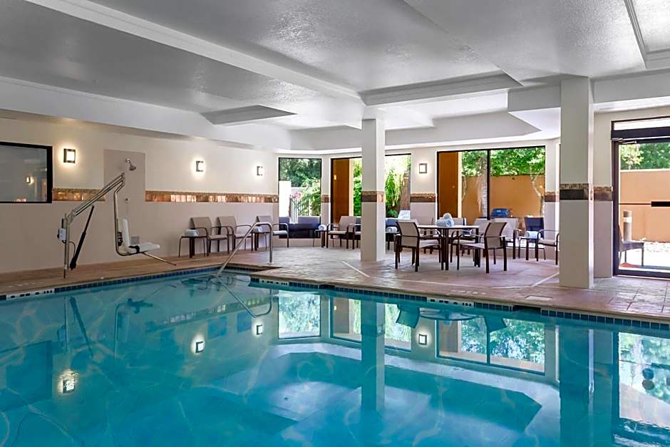 Courtyard by Marriott Tampa Brandon