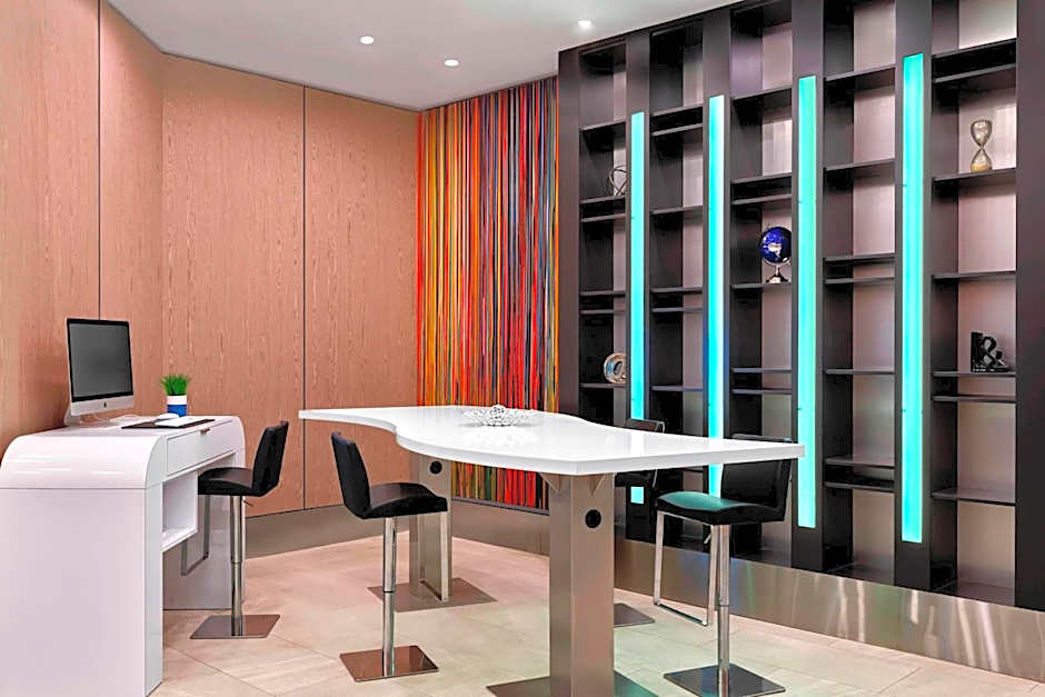 Delta Hotels by Marriott Edmonton Centre Suites