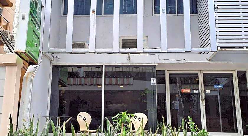 Nantra Ploenchit Hotel