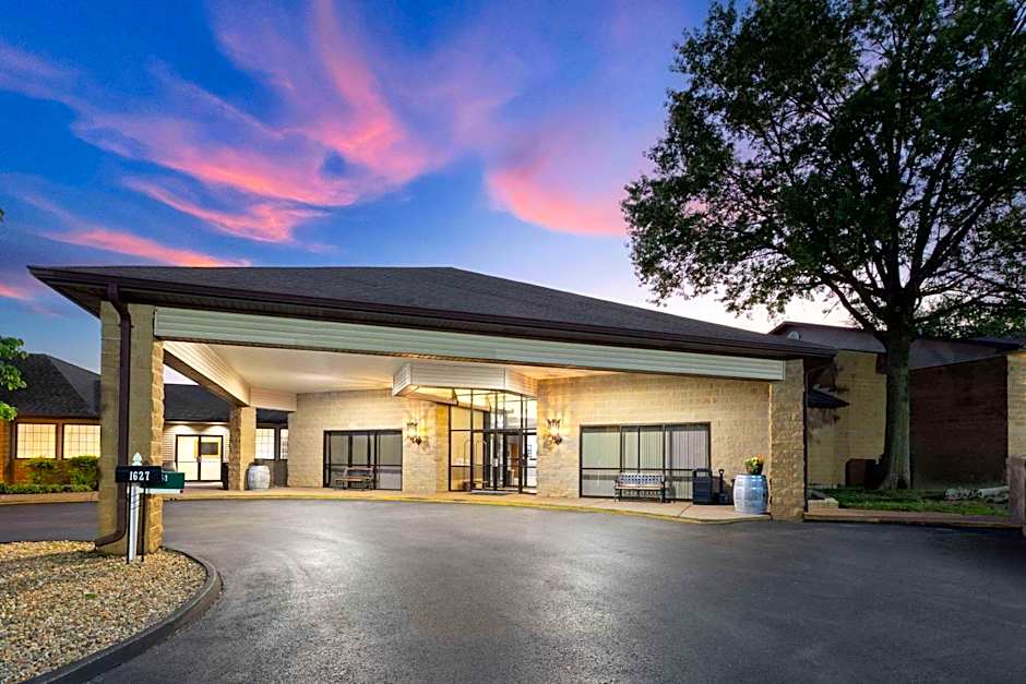 Baymont Inn and Suites by Wyndham Farmington, MO