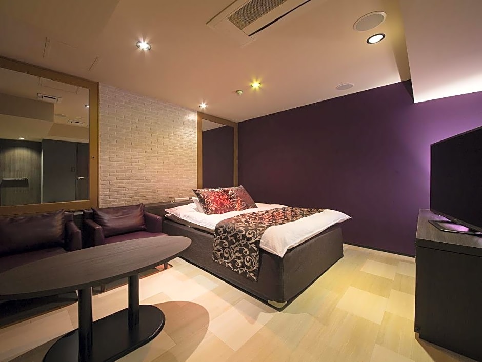 Hotel Beni West