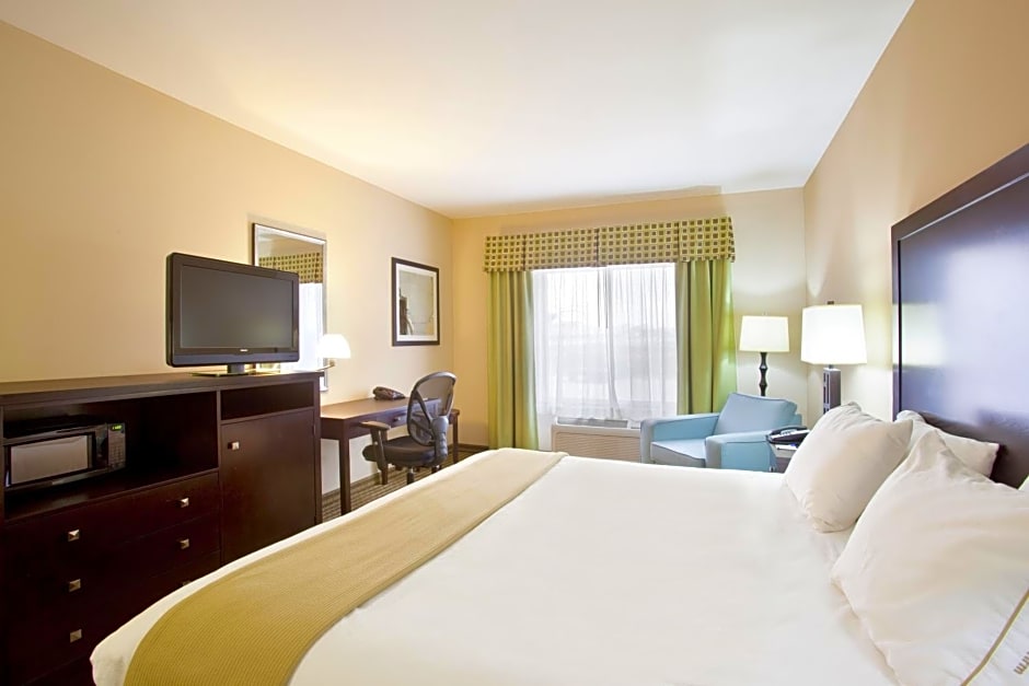 Holiday Inn Express Le Roy, an IHG Hotel