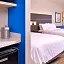 Holiday Inn Express & Suites - Mall of America - MSP Airport