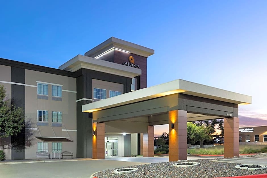 La Quinta Inn & Suites by Wyndham Austin NW/Lakeline Mall