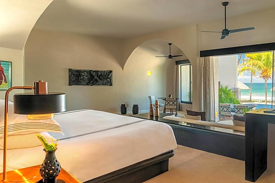 Thompson Zihuatanejo, A Beach Resort by Hyatt