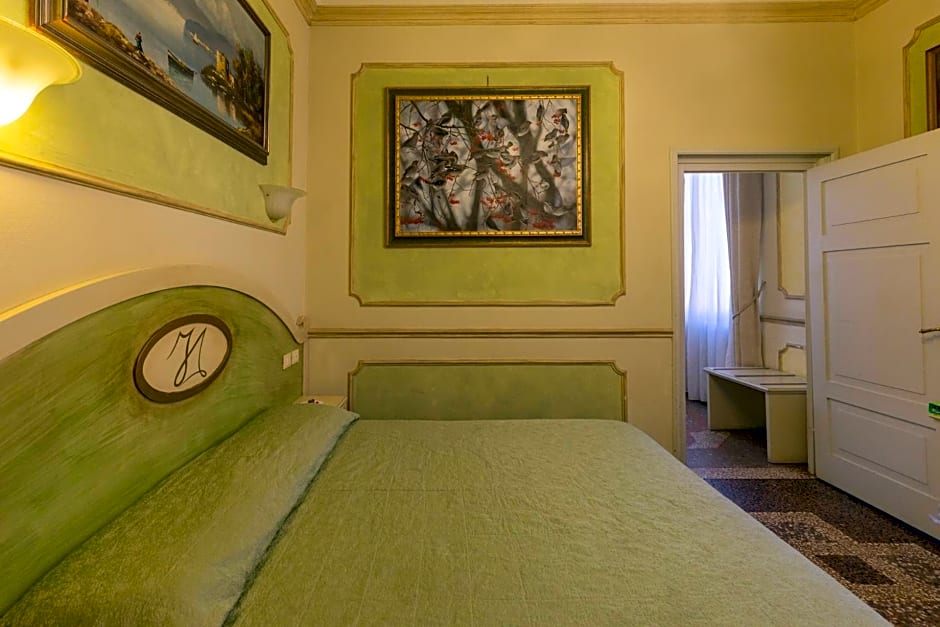 Antica Residenza D'Azeglio Room&Breakfast di Charme