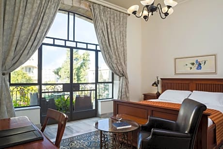 Deluxe Pasha Room
