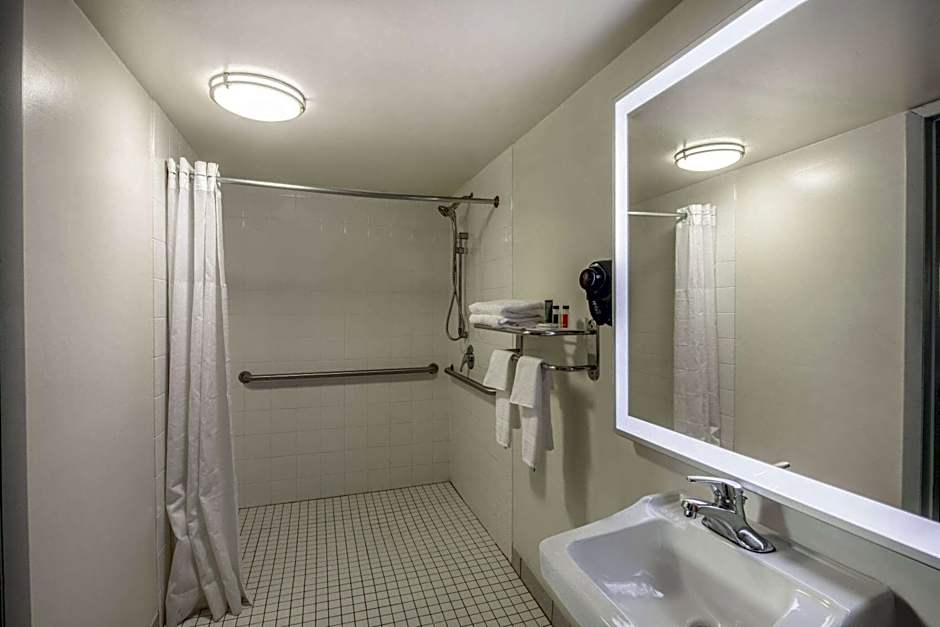 Howard Johnson by Wyndham Vero Beach/I-95