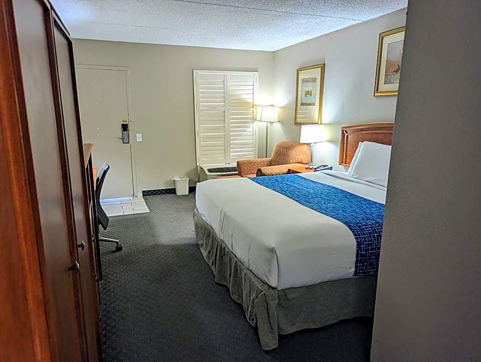 Travelodge by Wyndham Pueblo