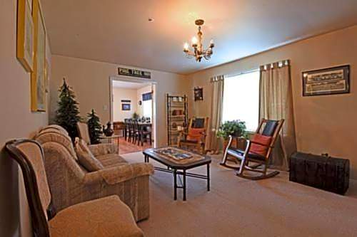 Pine Tree Inn