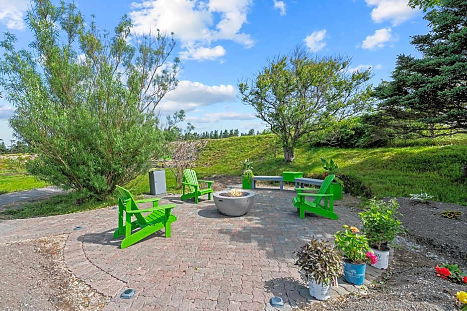 Edge of the Avalon Inn