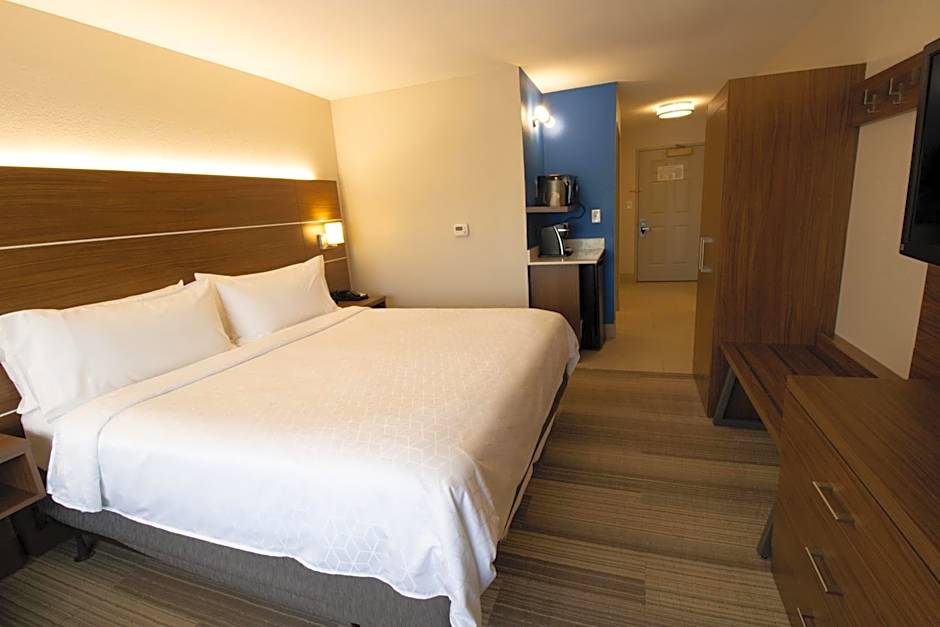 Holiday Inn Express & Suites Manassas By IHG