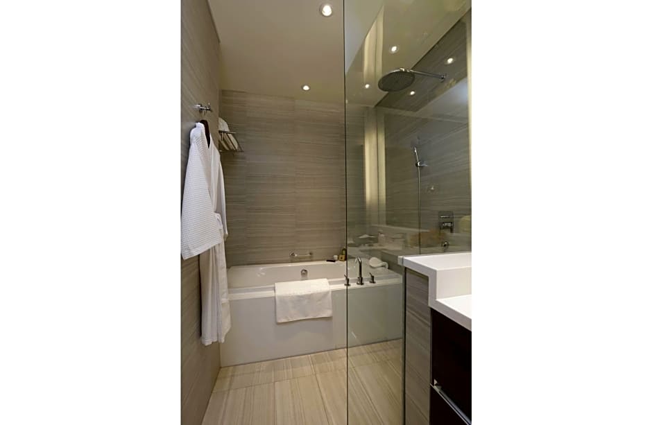 Makati Diamond Residences