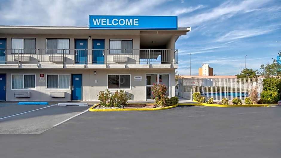 Studio 6 Albuquerque NM Midtown