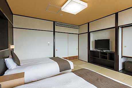 Japanese-style Room with Twin Bed