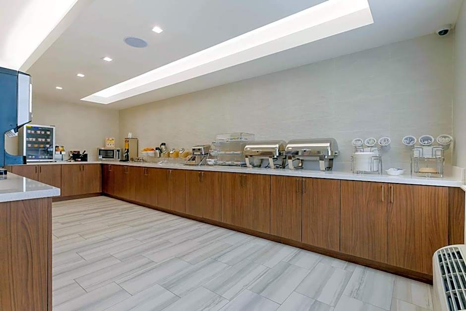Comfort Inn & Suites