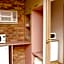 Pines Country Club Motor Inn