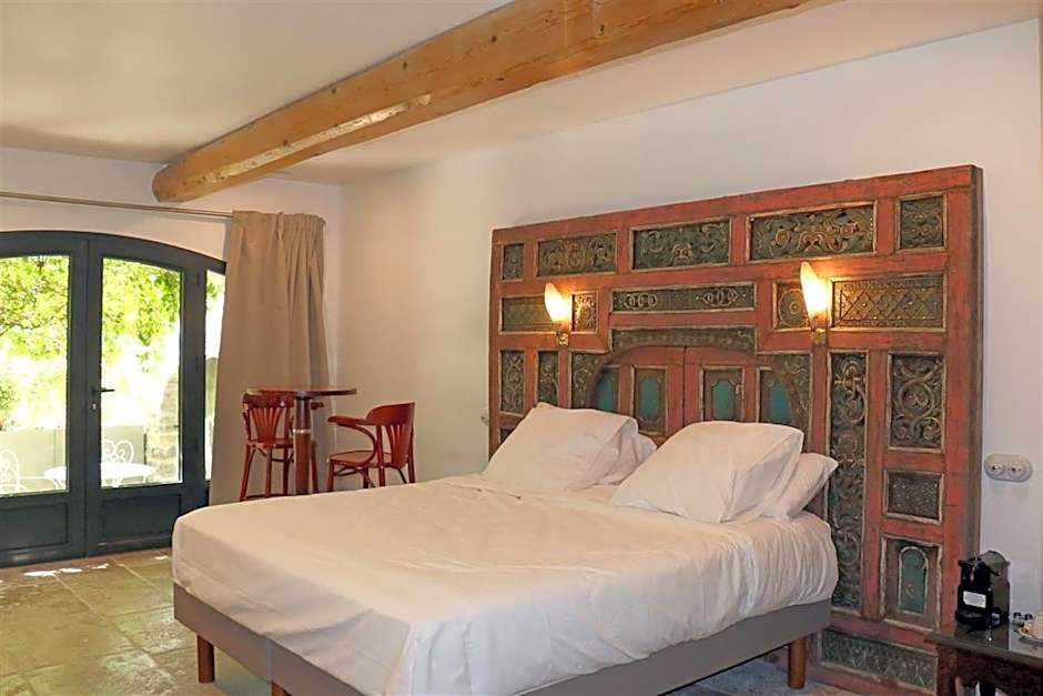 L Amourier chambres charme et confort avec Jacuzzi ou baignoire XXL