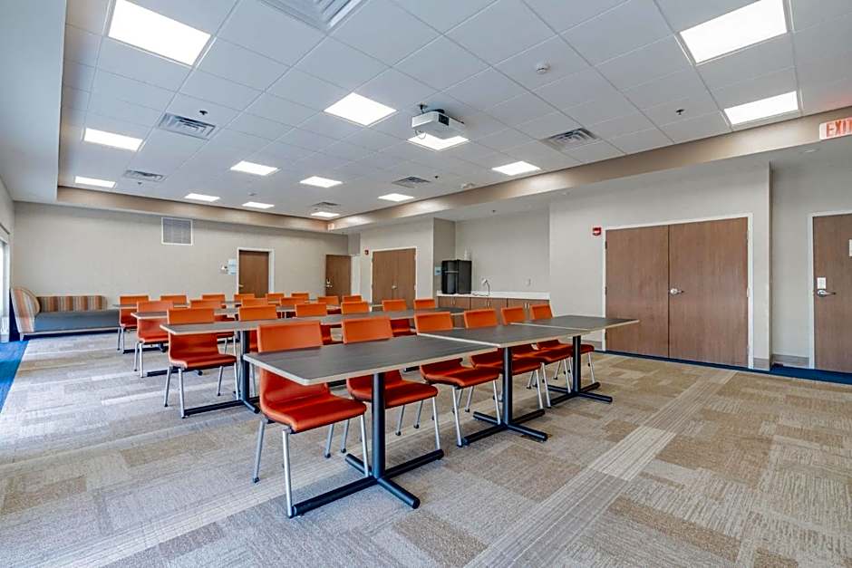 Holiday Inn Express & Suites - Marion By IHG