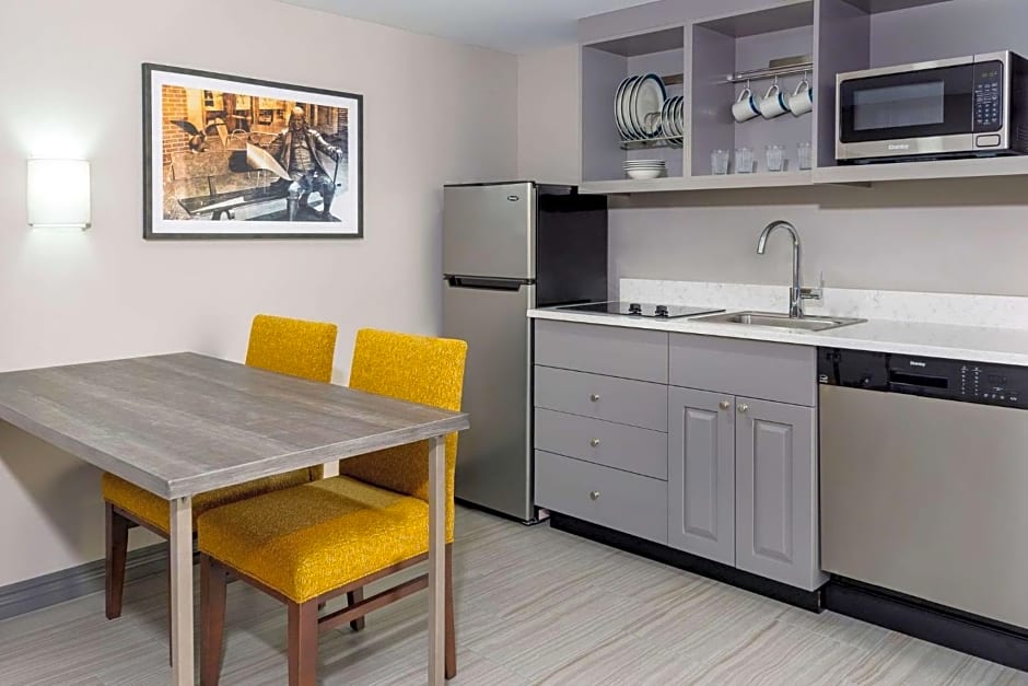 Hampton Inn By Hilton & Suites Kansas City-Country Club Plaza