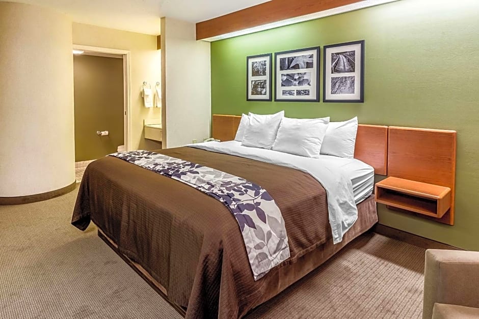 Sleep Inn & Suites Bay View Acme - Traverse City