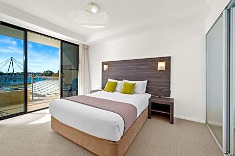 Two-Bedroom Apartment with Marina View