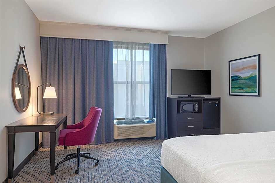 Hampton Inn & Suites Roanoke Downtown