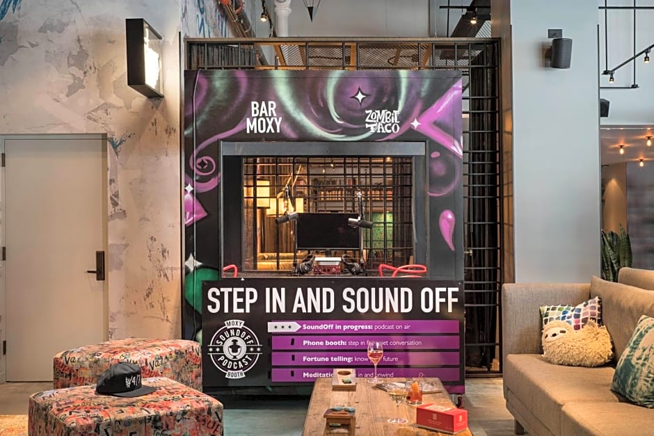Moxy by Marriott Chicago Downtown