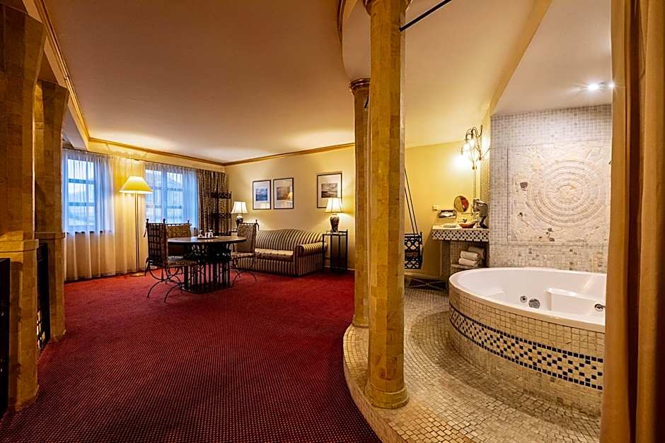 Photo 1 of 7 of Luxury Suite