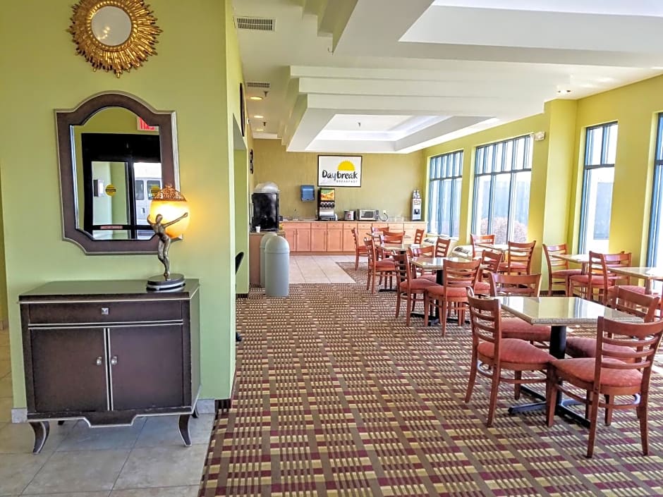 Days Inn by Wyndham Windsor Locks / Bradley Intl Airport